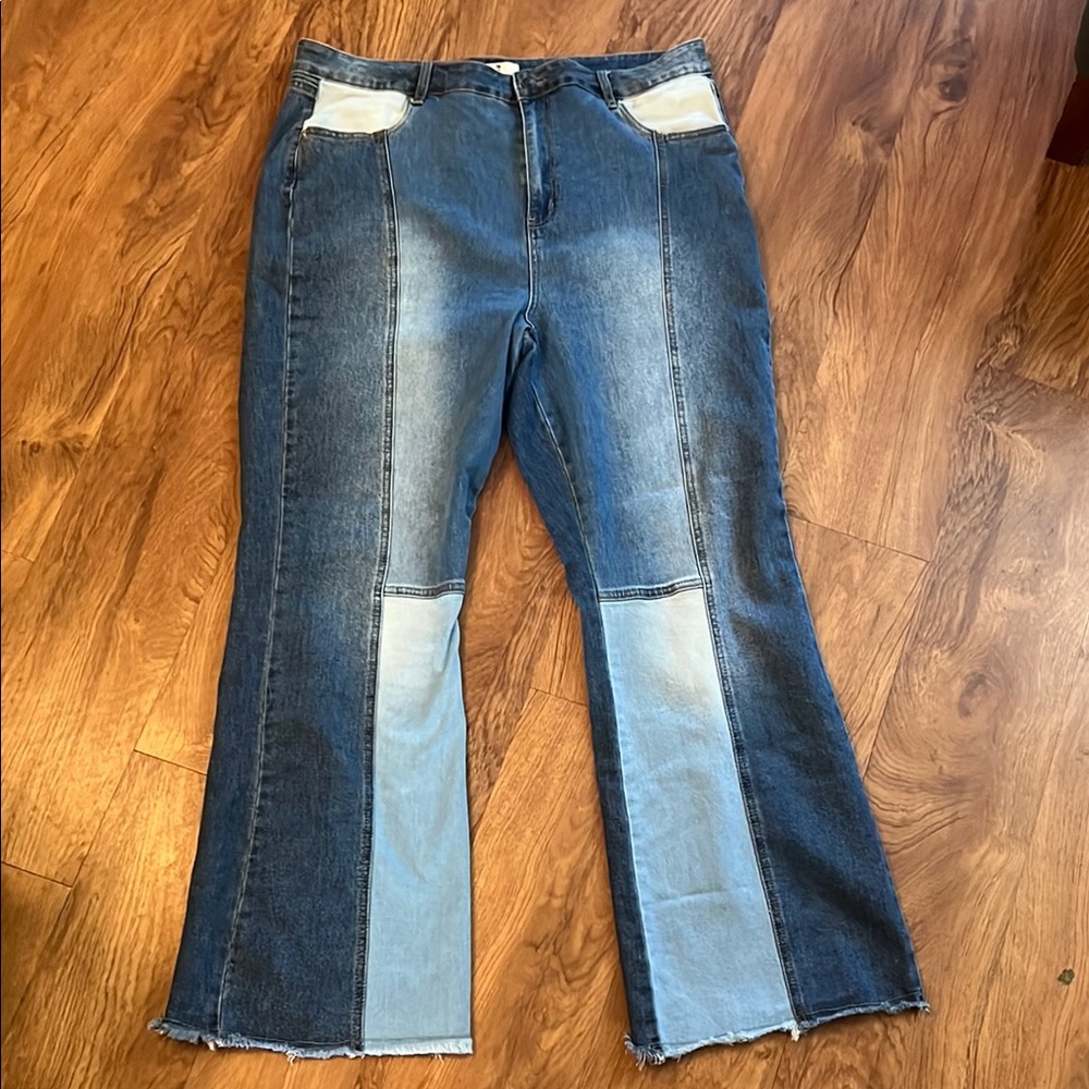 Madden NYC Two-Tone Wide Leg Jeans 👖